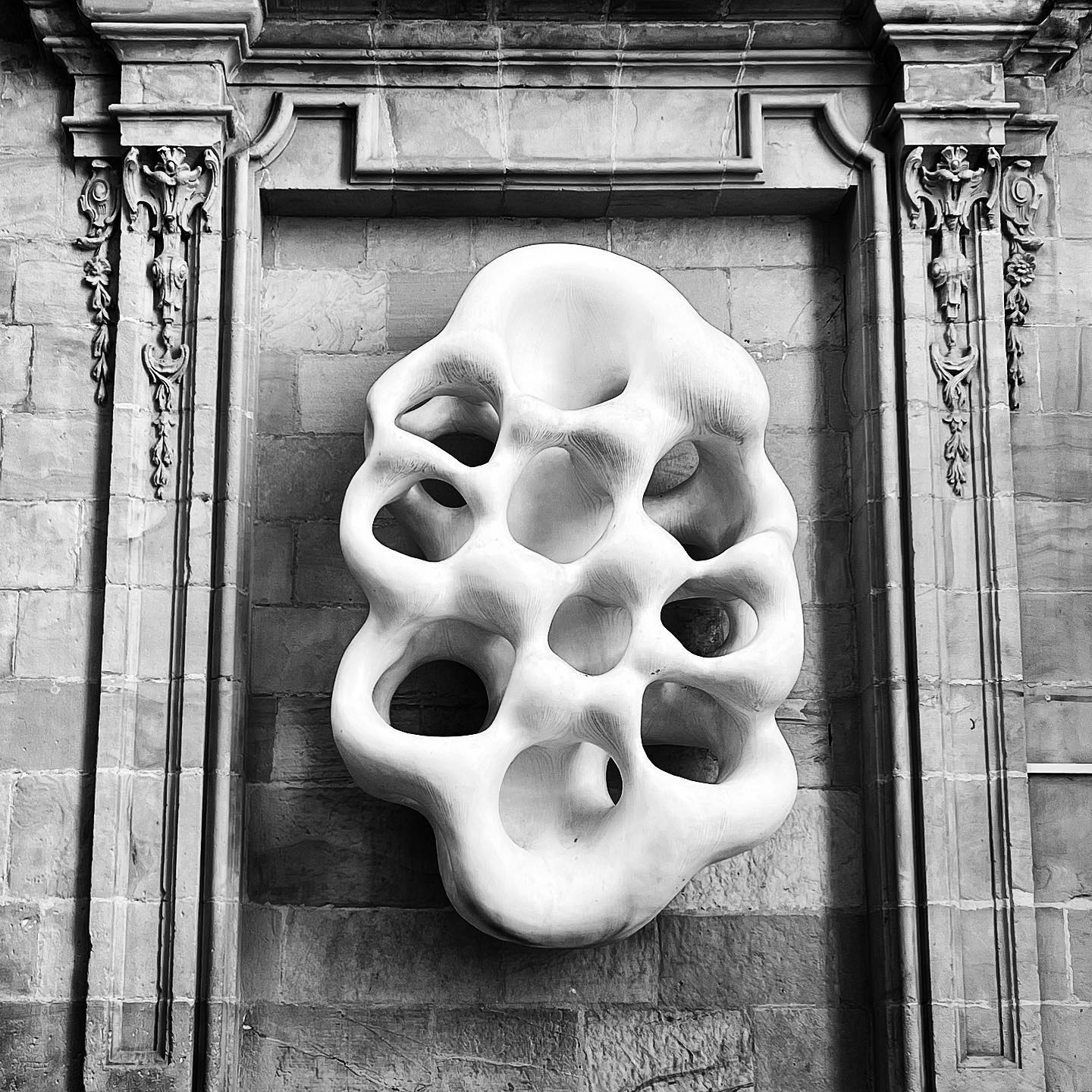 When old and new collide - La armonía del sonido by @MaximilianPelzmann
.
.
.
.
.
#sculpture #sansebastian #españa #escultura #picoftheday #instagood #amazing #cool #laarmoniadelsonido